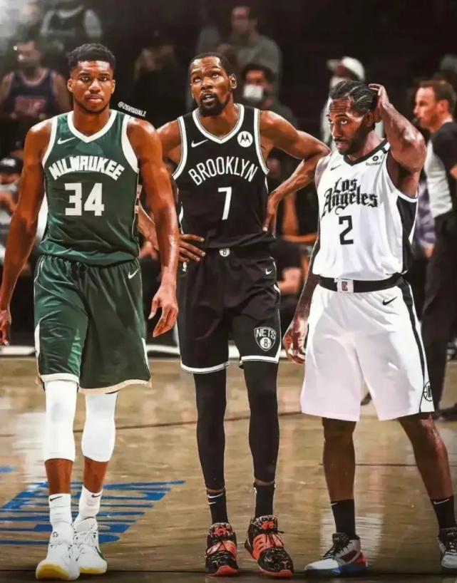 PG-字母哥迎来三赛季出色发挥，FPX观众热烈欢呼！赛场气氛高涨的简单介绍