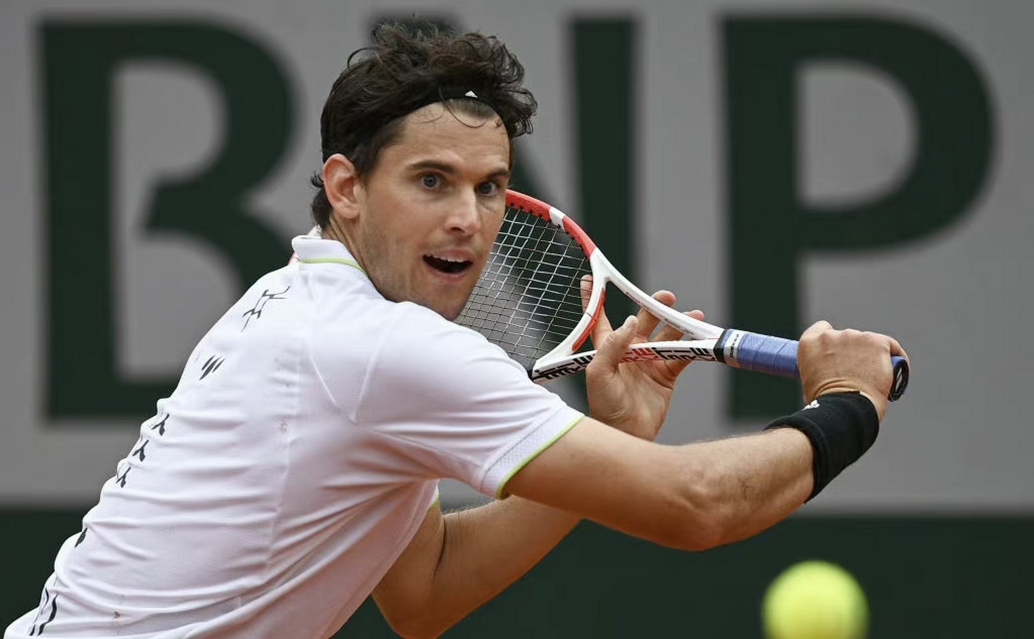 PG电子-蒂姆回归赛场，大胜首场状态亮眼，TES观众沸腾！的简单介绍